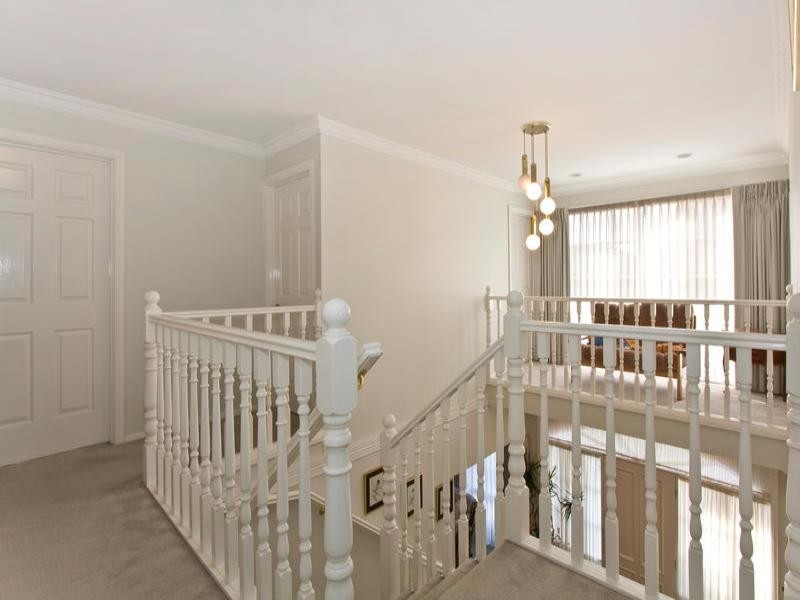 6 Outlook Court, Chadstone VIC 3148