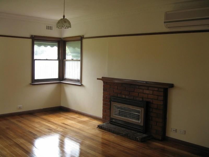 4 Harlington Street, Clayton VIC 3168