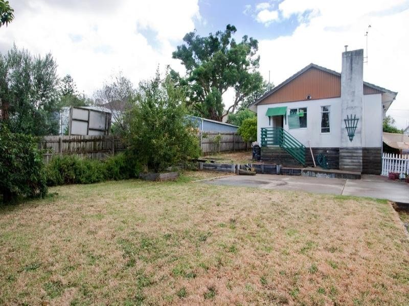 1 Melinga Crescent, Chadstone VIC 3148