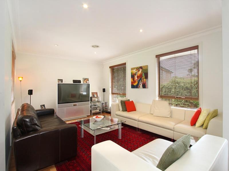 3/11 Churchill Avenue, Chadstone VIC 3148