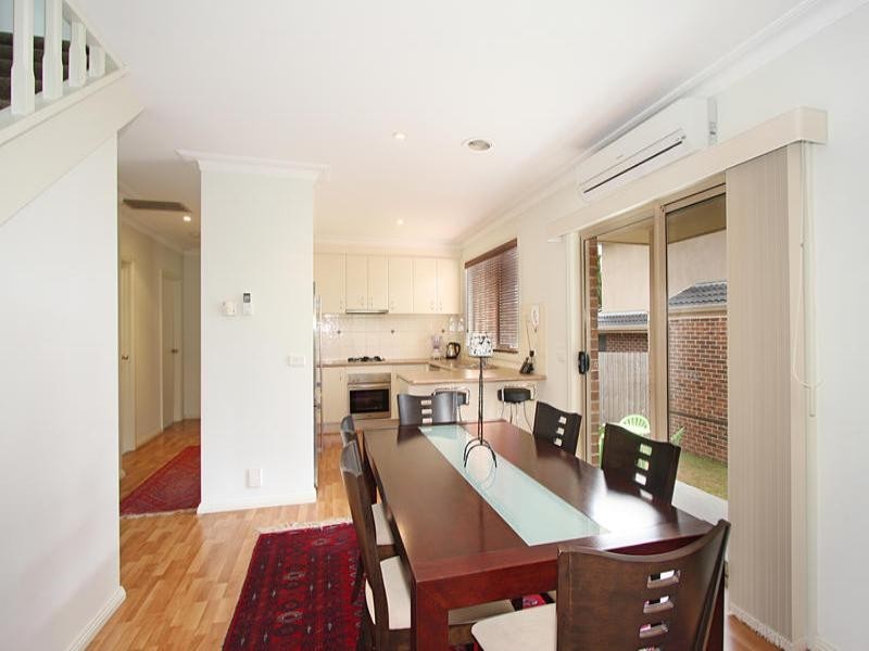 3/11 Churchill Avenue, Chadstone VIC 3148