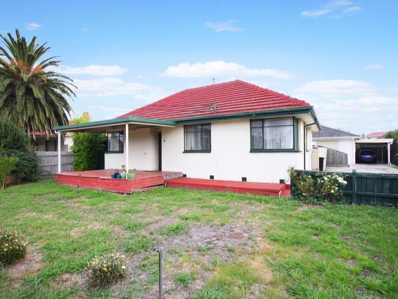 1/4 Oakes Avenue, Clayton South VIC 3169