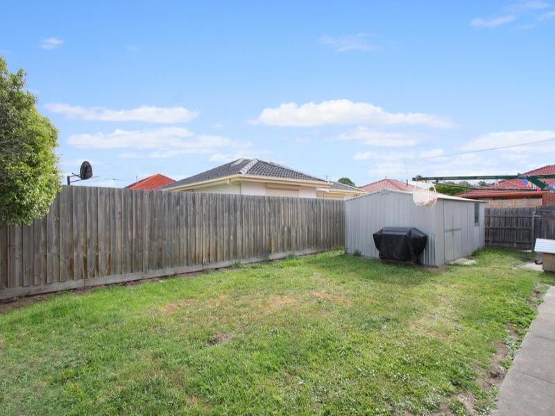 1/4 Oakes Avenue, Clayton South VIC 3169