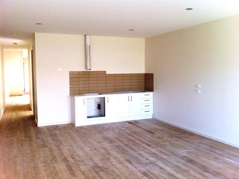 2/22 Burns Avenue, Clayton South VIC 3169