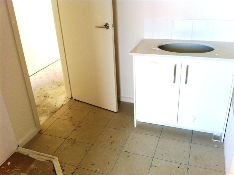 2/22 Burns Avenue, Clayton South VIC 3169