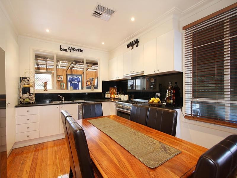 21 Kuranda Crescent, Oakleigh East VIC 3166