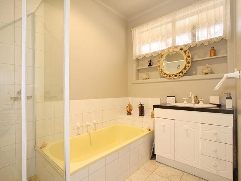 21 Kuranda Crescent, Oakleigh East VIC 3166