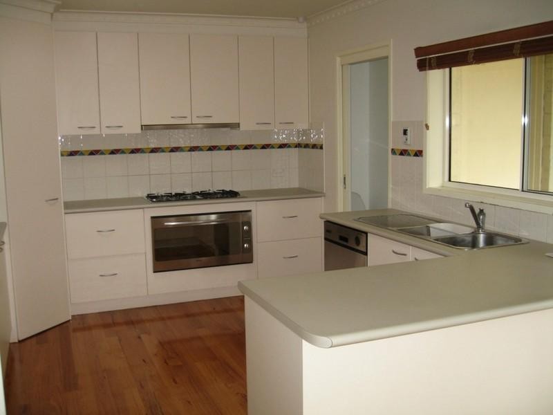 2/11 Therese Avenue, Mount Waverley VIC 3149