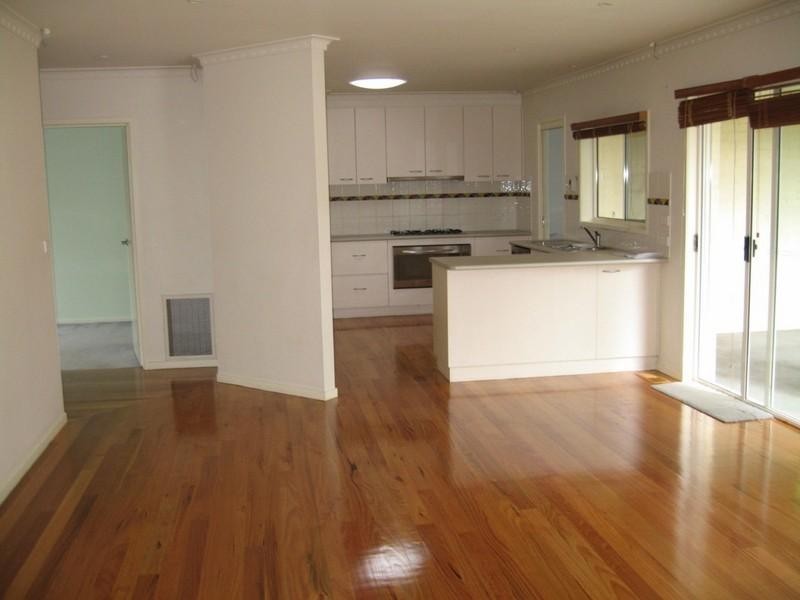 2/11 Therese Avenue, Mount Waverley VIC 3149