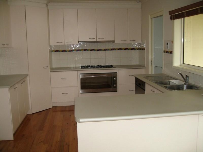 2/11 Therese Avenue, Mount Waverley VIC 3149