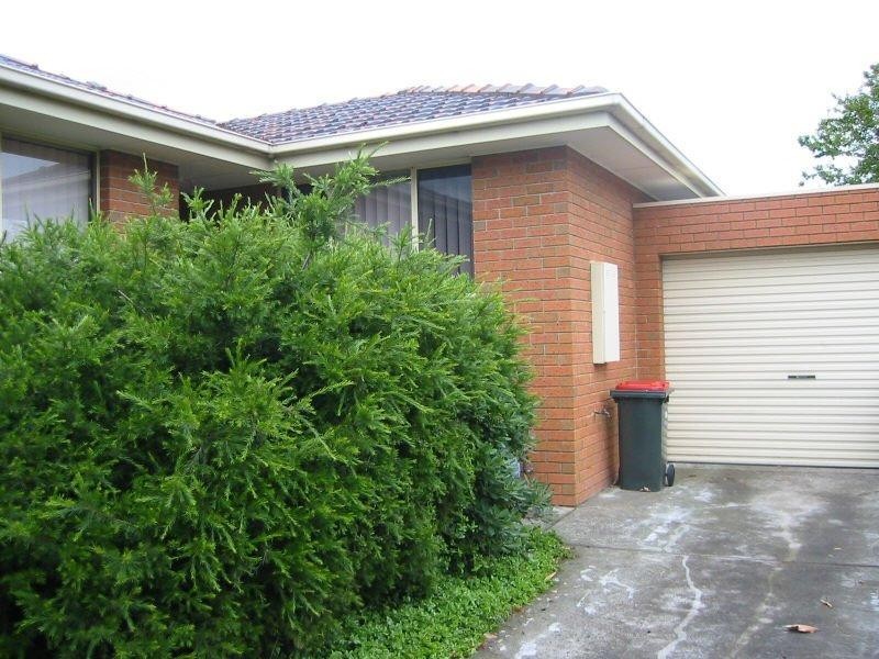 2/16 Alexander Avenue, Oakleigh East VIC 3166