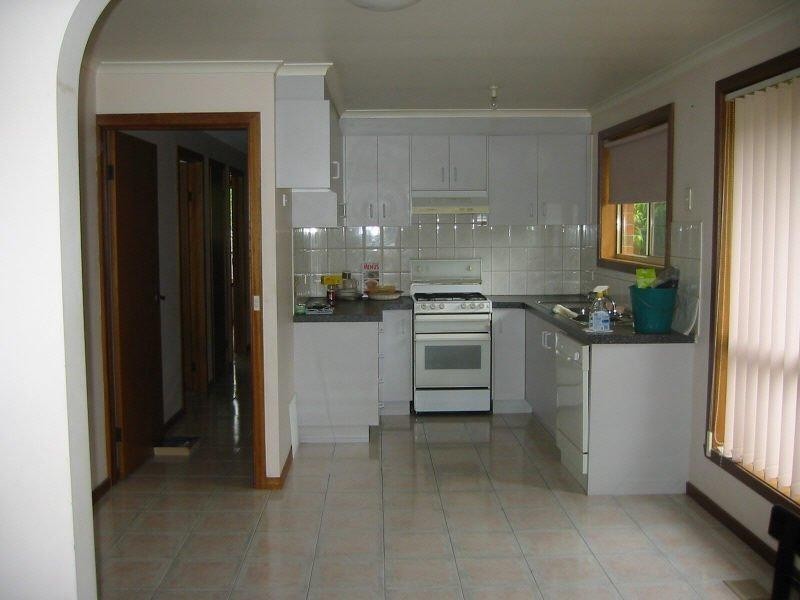 2/16 Alexander Avenue, Oakleigh East VIC 3166