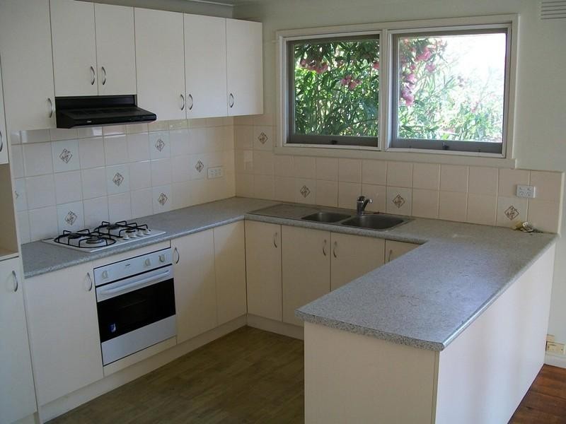 14 Ian Grove, Mount Waverley VIC 3149