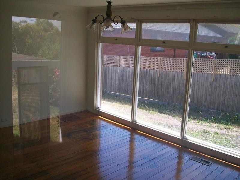 14 Ian Grove, Mount Waverley VIC 3149