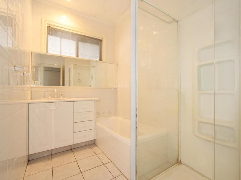 25 Cambro Road, Clayton VIC 3168