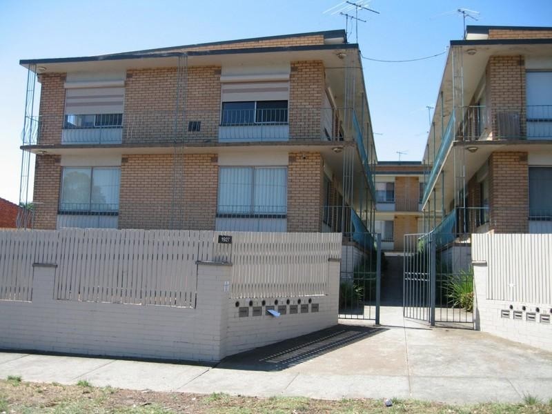 3/1927 Dandenong Road, Clayton VIC 3168