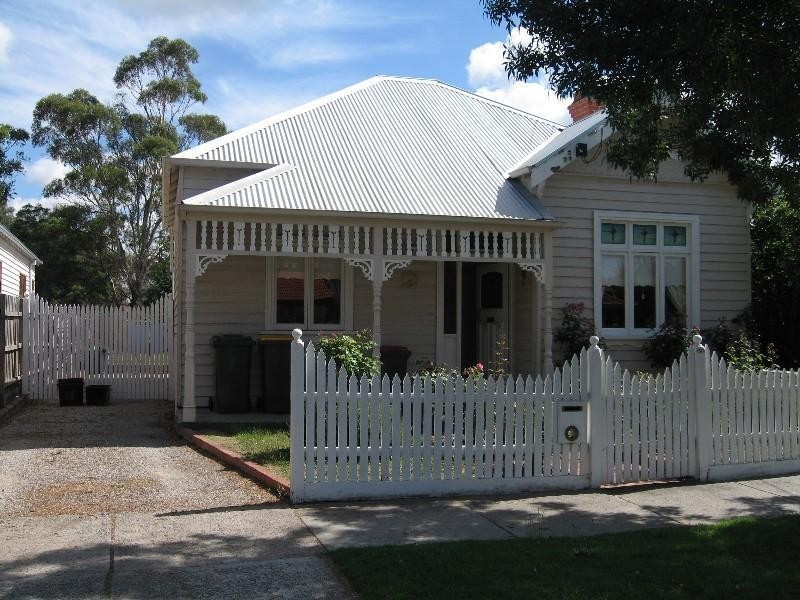 37 Carlisle Crescent, Hughesdale VIC 3166