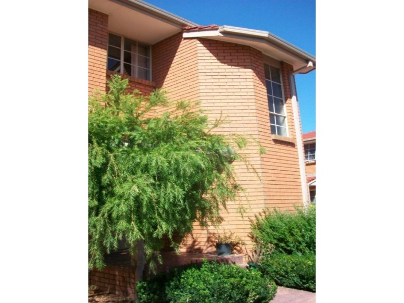 2/20 Carlisle Crescent, Hughesdale VIC 3166