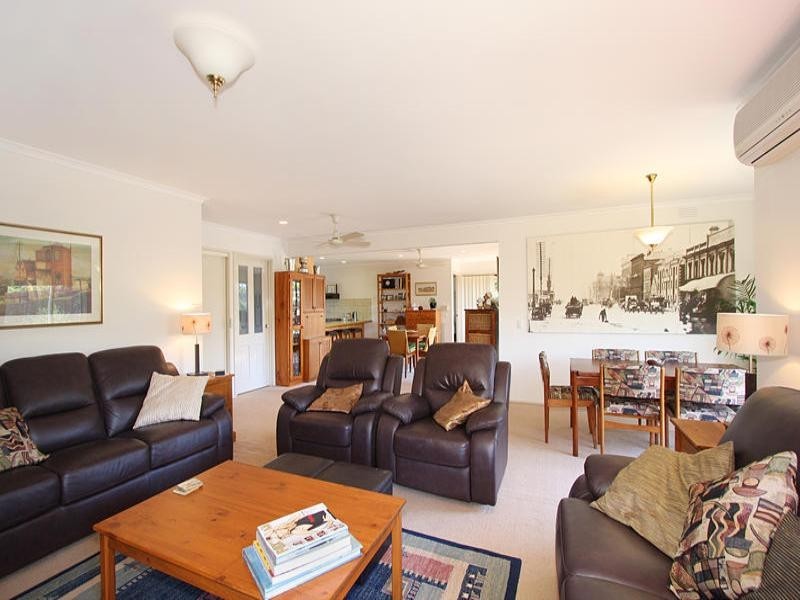 8 Melanie Court, Mount Waverley VIC 3149