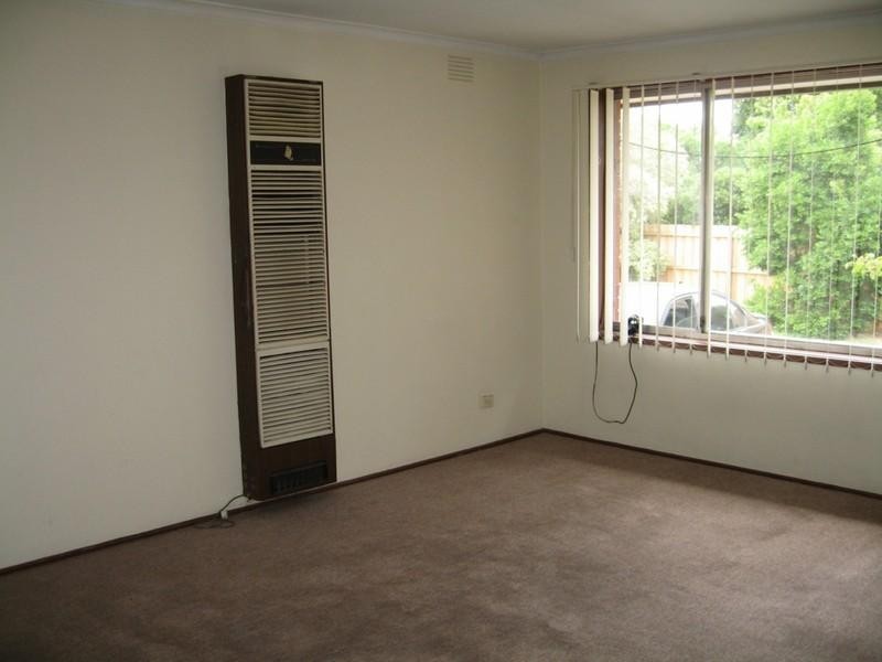 2/13 Dover Street, Oakleigh East VIC 3166