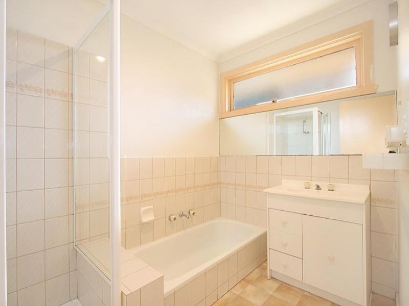 4/126 Atherton Road, Oakleigh VIC 3166