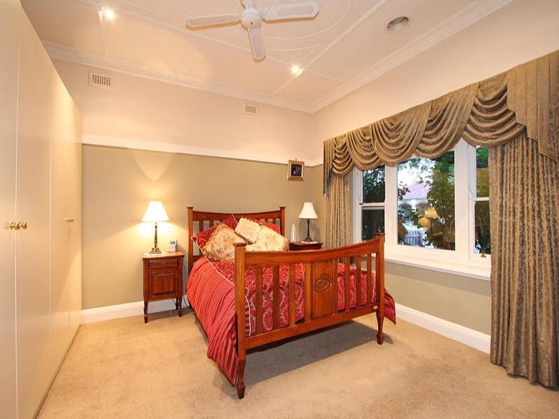 8 Willesden Road, Hughesdale VIC 3166