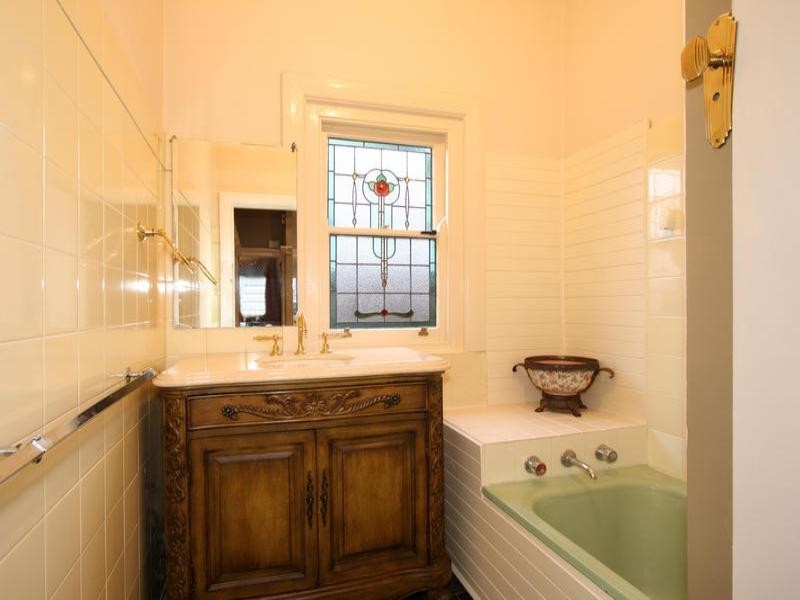 8 Willesden Road, Hughesdale VIC 3166