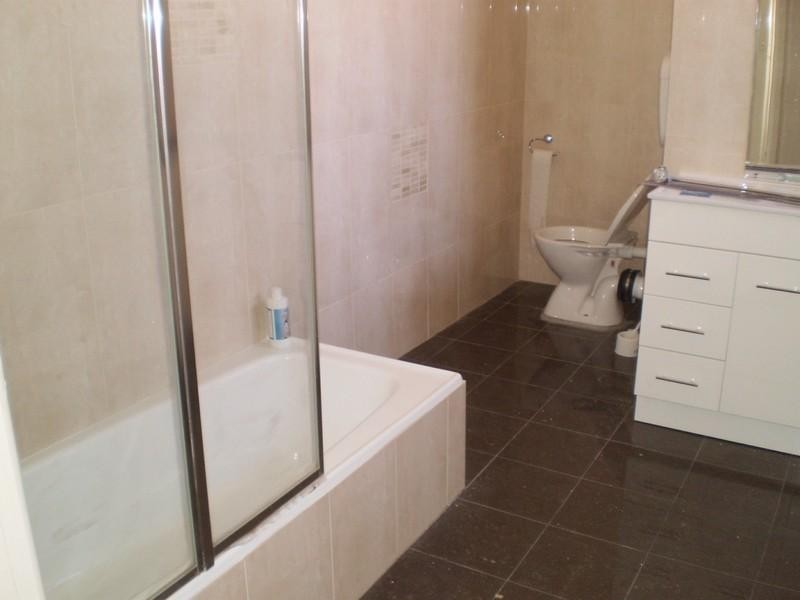 2/2 Haughton Road, Oakleigh VIC 3166