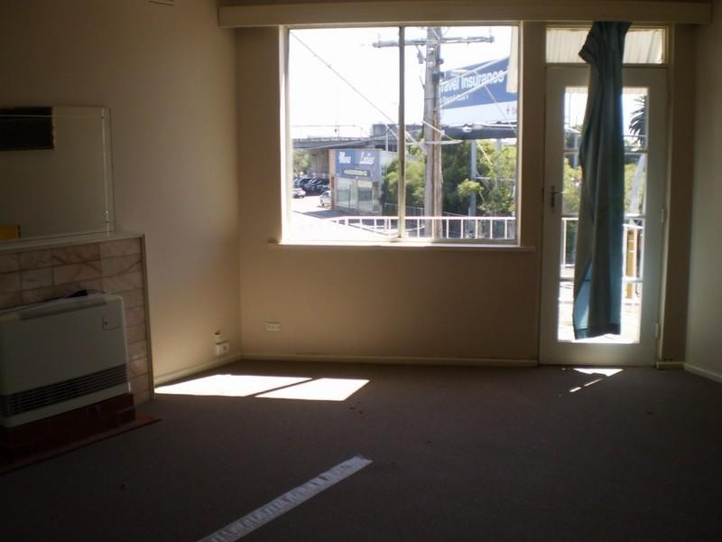 2/2 Haughton Road, Oakleigh VIC 3166