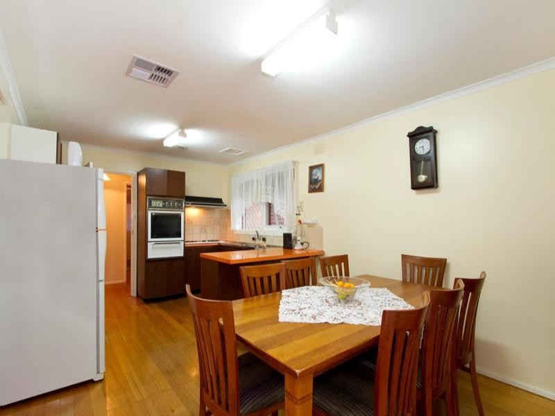 4a Mount Batten Court, Oakleigh East VIC 3166