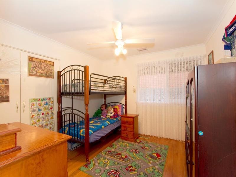 4a Mount Batten Court, Oakleigh East VIC 3166