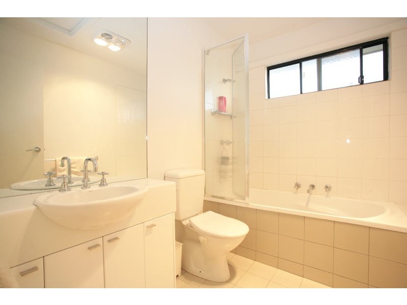 1 Shady Mews, Clayton VIC 3168