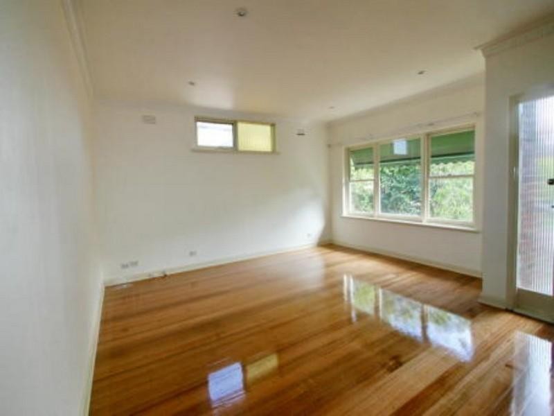 4 Llanos Avenue, Malvern East VIC 3145