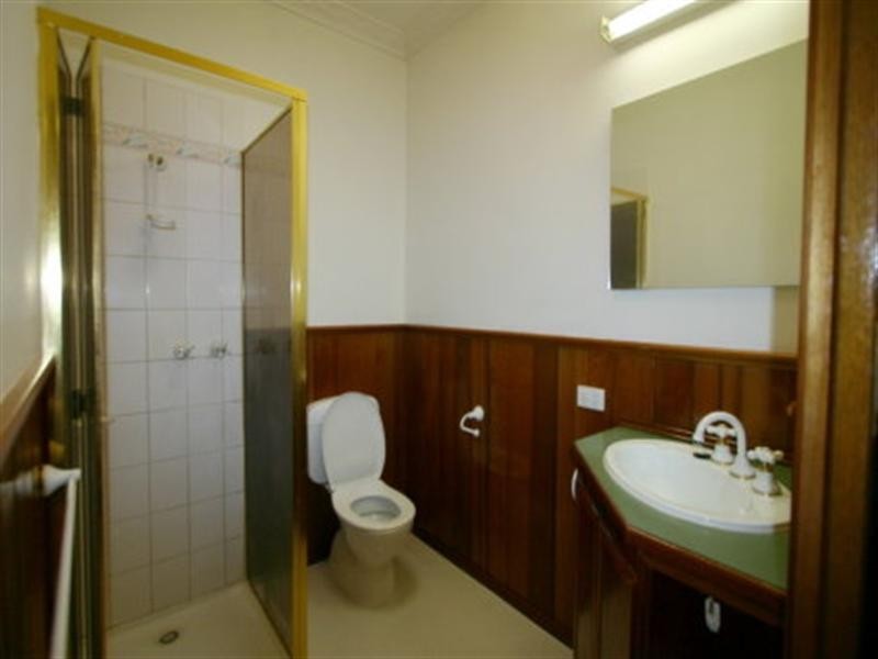 4 Llanos Avenue, Malvern East VIC 3145