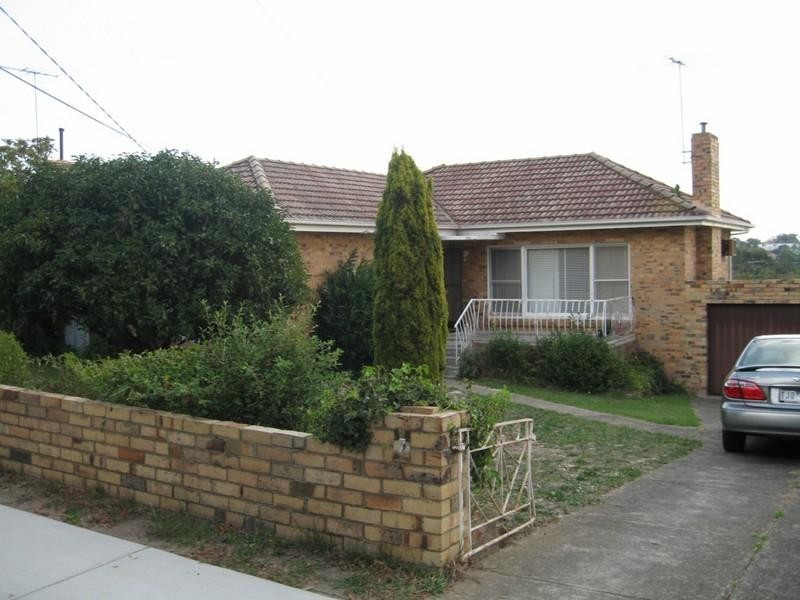 7 Stapley Crescent, Chadstone VIC 3148