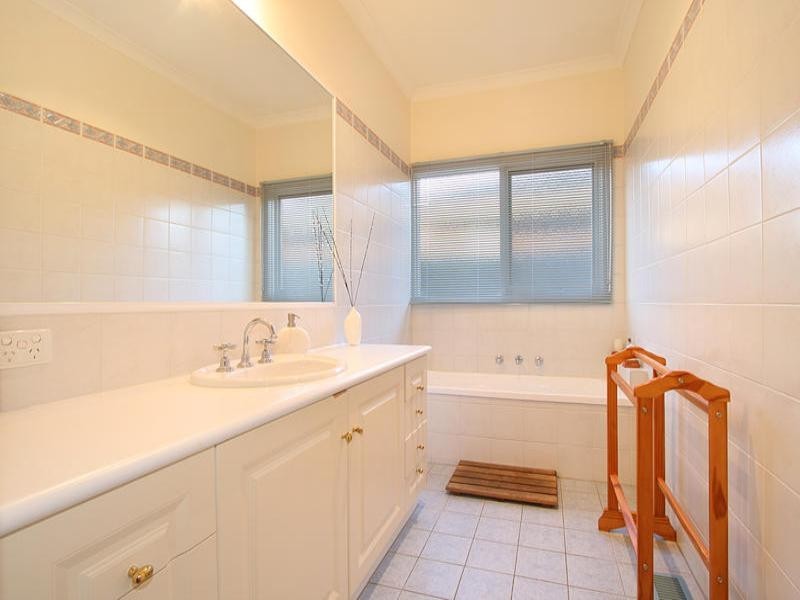 41 Carinish Road, Clayton VIC 3168