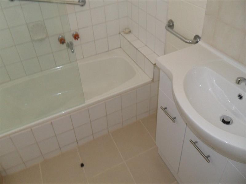 2/73 Ormond Road, Clayton VIC 3168