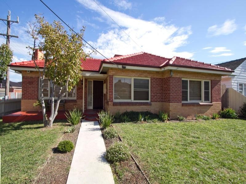 15 Prince Charles Street, Clayton VIC 3168
