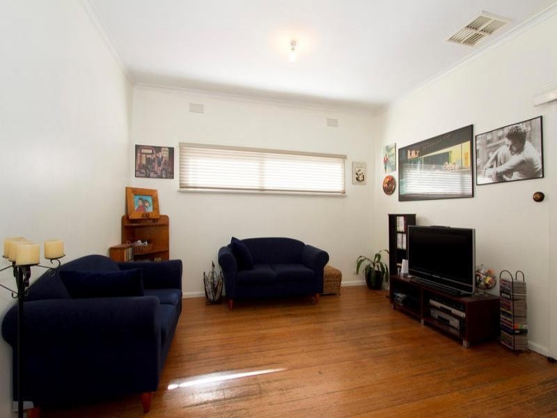 15 Prince Charles Street, Clayton VIC 3168