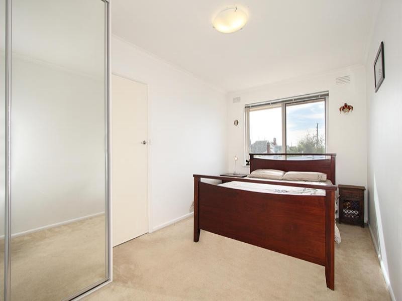 9/4 Walnut Street, Carnegie VIC 3163