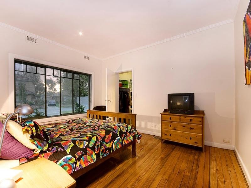2 Kelvinside Street, Hughesdale VIC 3166
