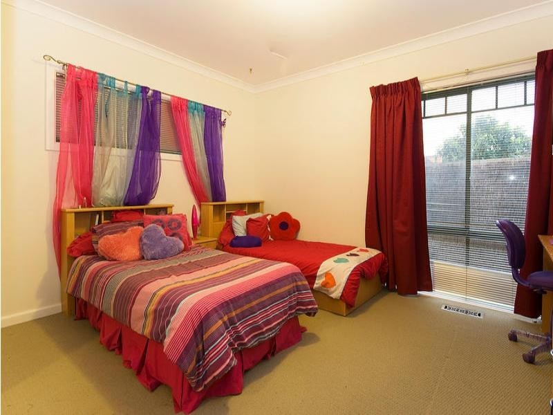 2 Kelvinside Street, Hughesdale VIC 3166