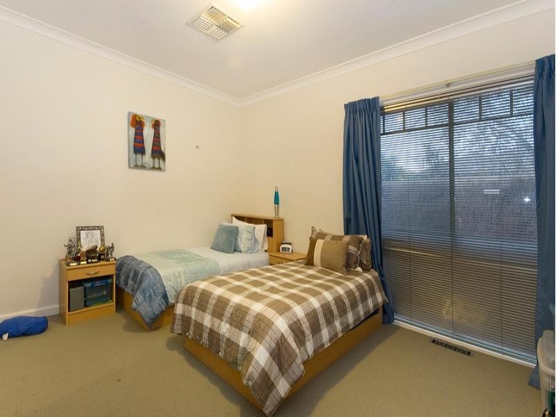 2 Kelvinside Street, Hughesdale VIC 3166