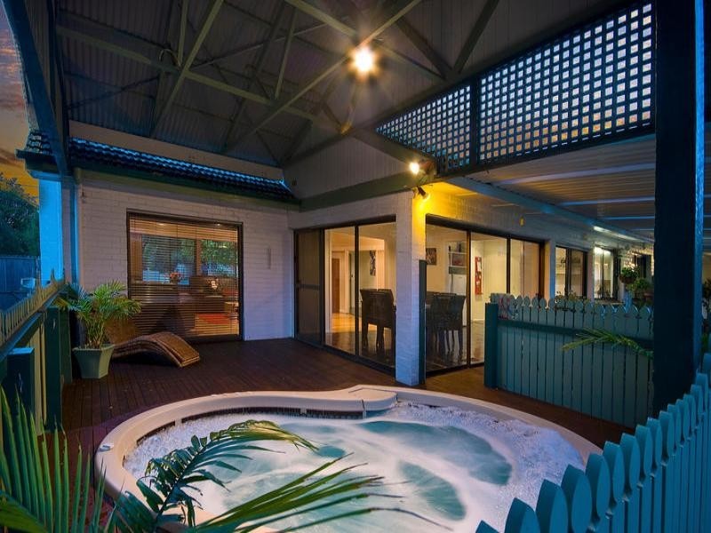 2 Kelvinside Street, Hughesdale VIC 3166