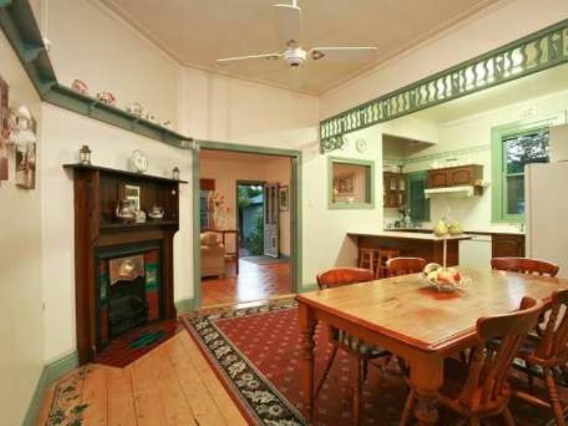 4 Calembeena Avenue, Hughesdale VIC 3166