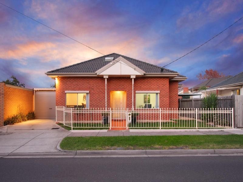 18 Greta Street, Oakleigh East VIC 3166