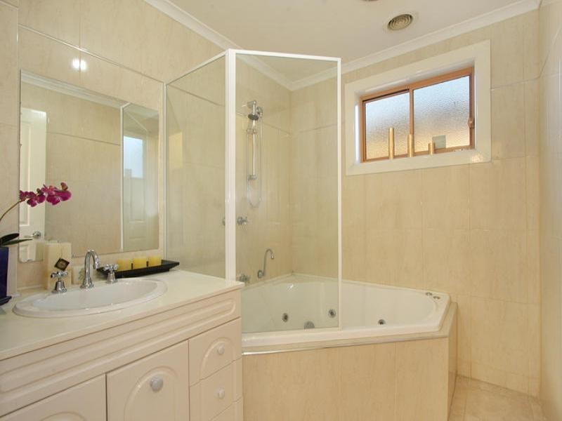 18 Greta Street, Oakleigh East VIC 3166