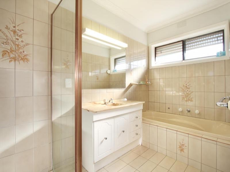 8 Yongala Court, Clayton South VIC 3169