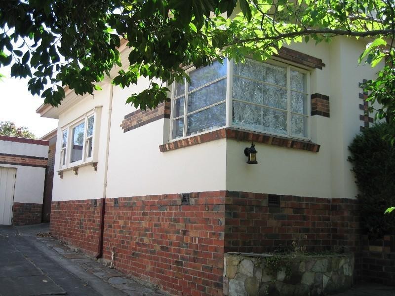 11 Mckinnon Road, Mckinnon VIC 3204