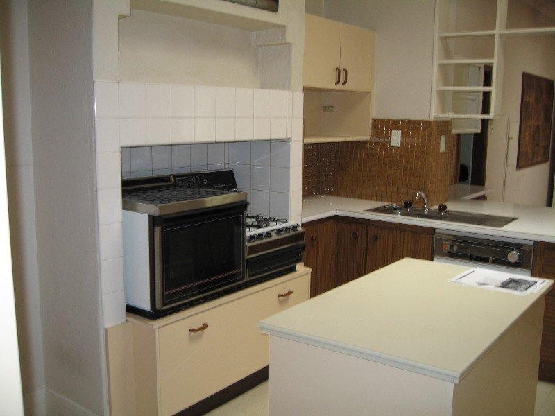 11 Mckinnon Road, Mckinnon VIC 3204